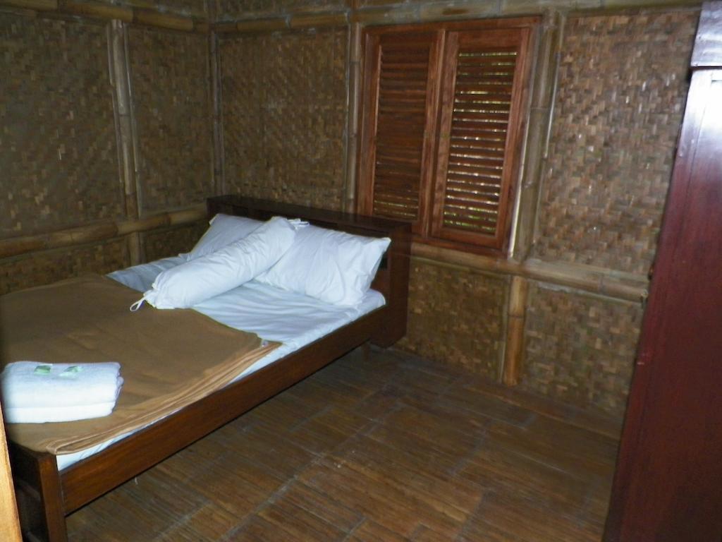 Taman liburan Kampung Karuhun Sutan Raja