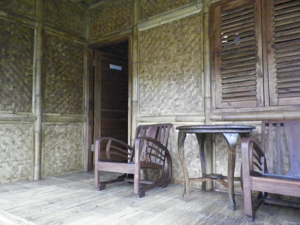 Taman liburan Kampung Karuhun Sutan Raja *