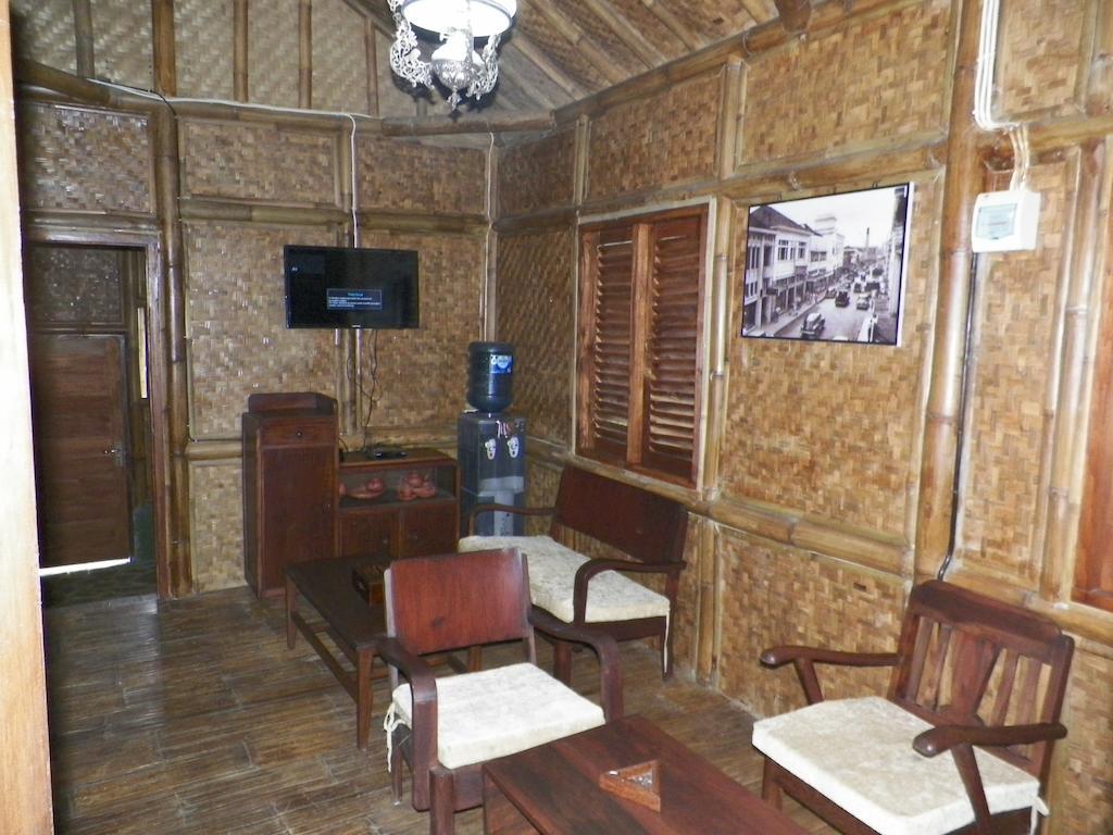 Taman liburan Kampung Karuhun Sutan Raja
